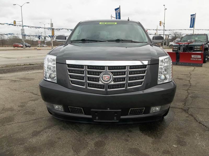 2010 Cadillac Escalade Luxury Awd 4dr Suv