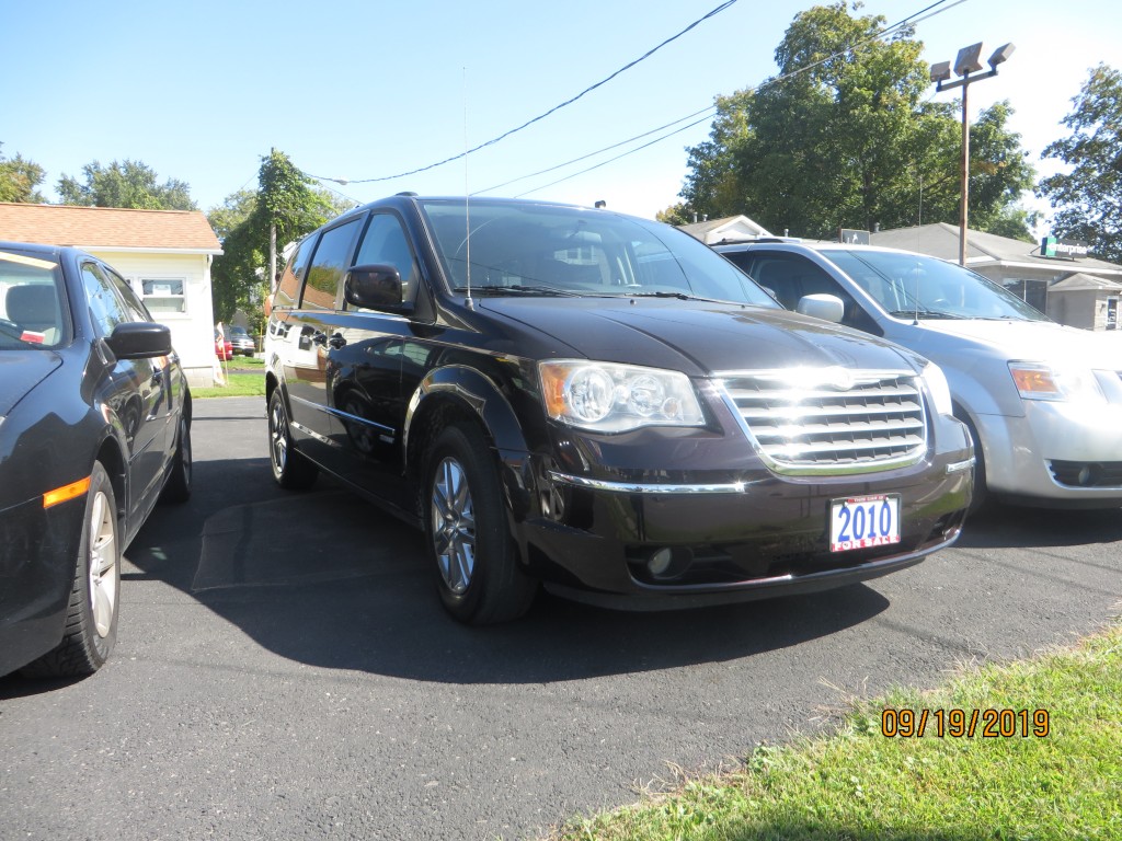 2010 Chrysler Town  Country