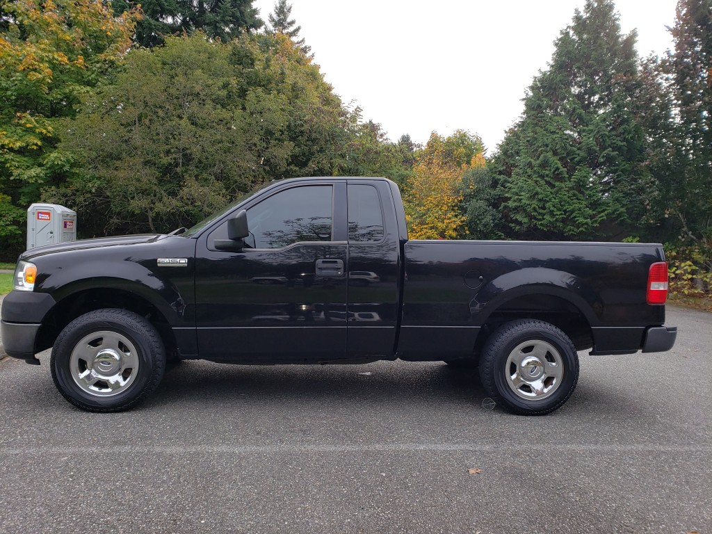 2005 Ford F-150 4x2 Standard Trans.