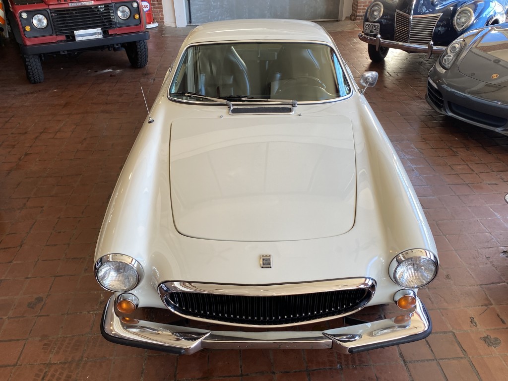 1972 VOLVO P1800E
