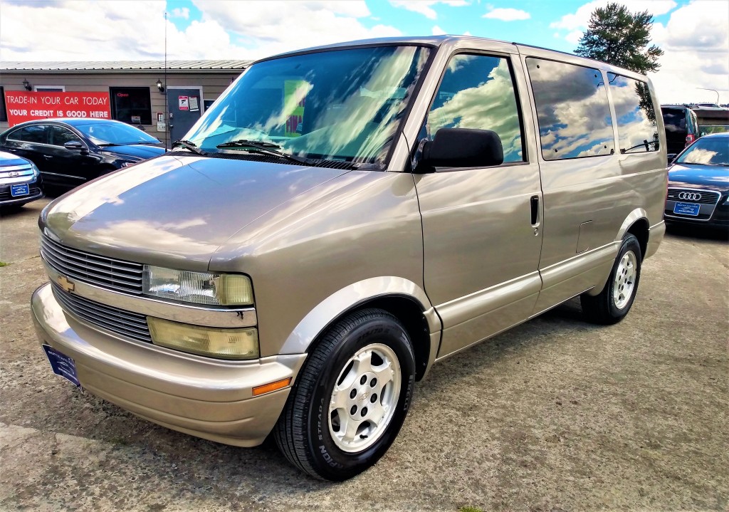 2004 Chevrolet Astro Touring Van