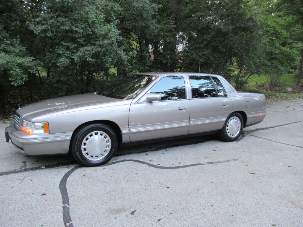 1999 CADILLAC FLEETWOOD