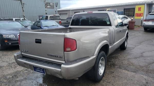 2002 Chevrolet S-10 Pickup