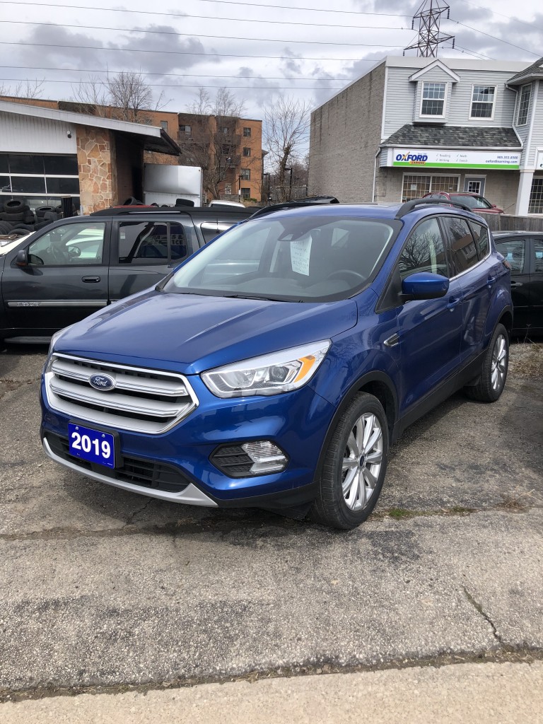 2019 Ford Escape SEL.. leather.. sunroof