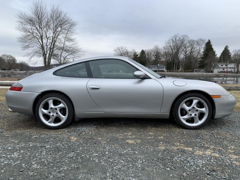 2001 Porsche 911 Carrera 2