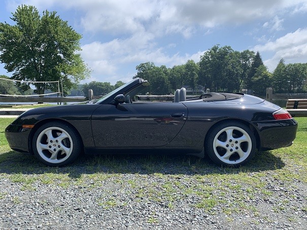 2000 Porsche 911 Carrera 2