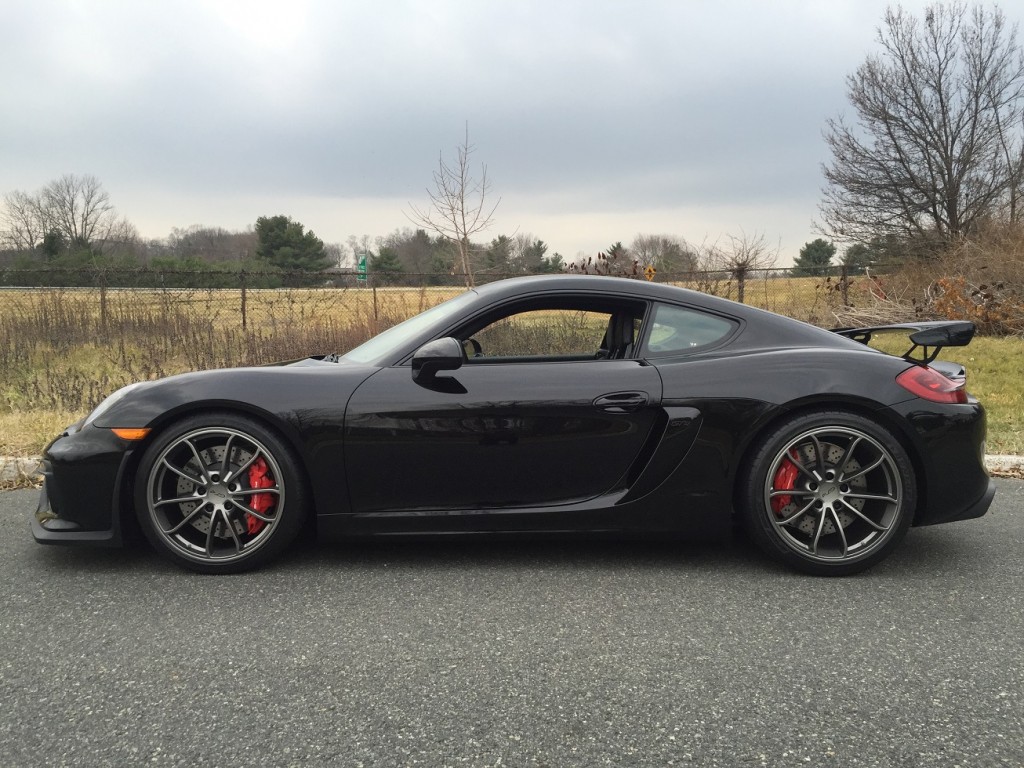 2016 Porsche GT4