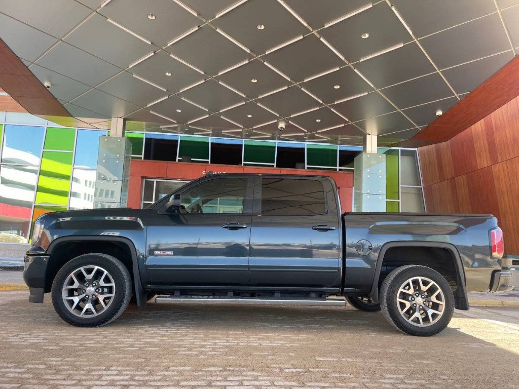 2018 GMC SIERRA
