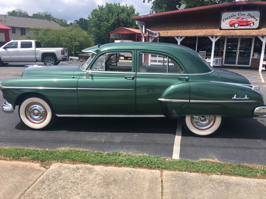 1951 Oldsmobile 88 4DR sedan