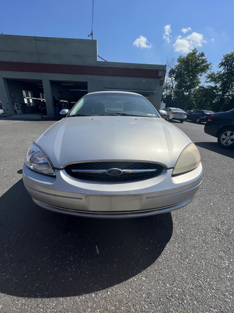 2001 Ford Taurus