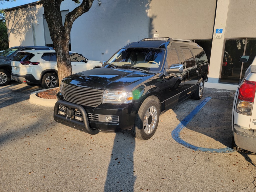 2014 Lincoln Navigator L