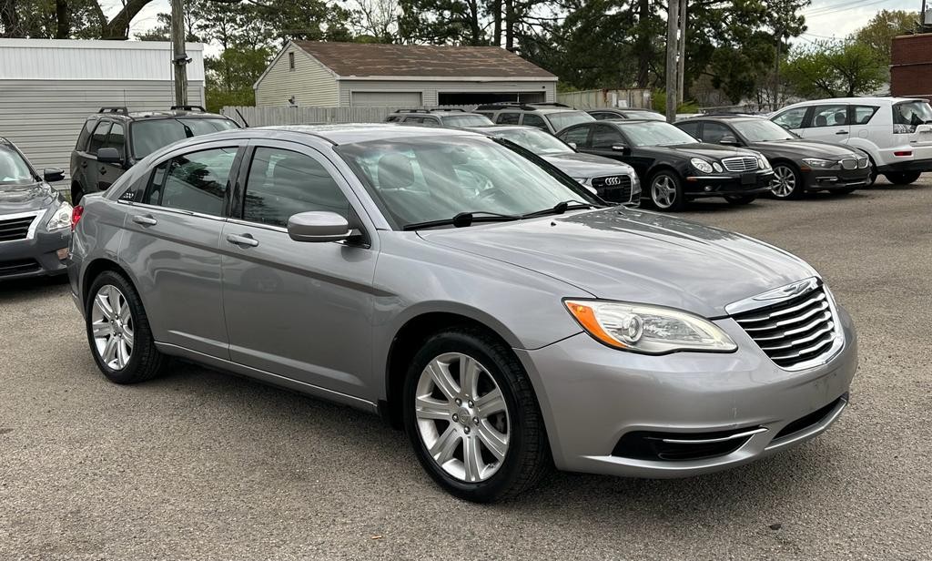 2013 Chrysler 200