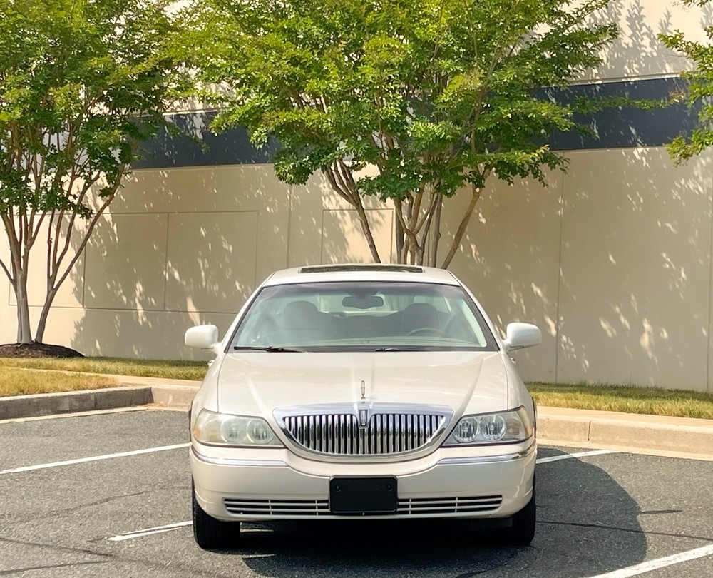 2004 Lincoln Town Car