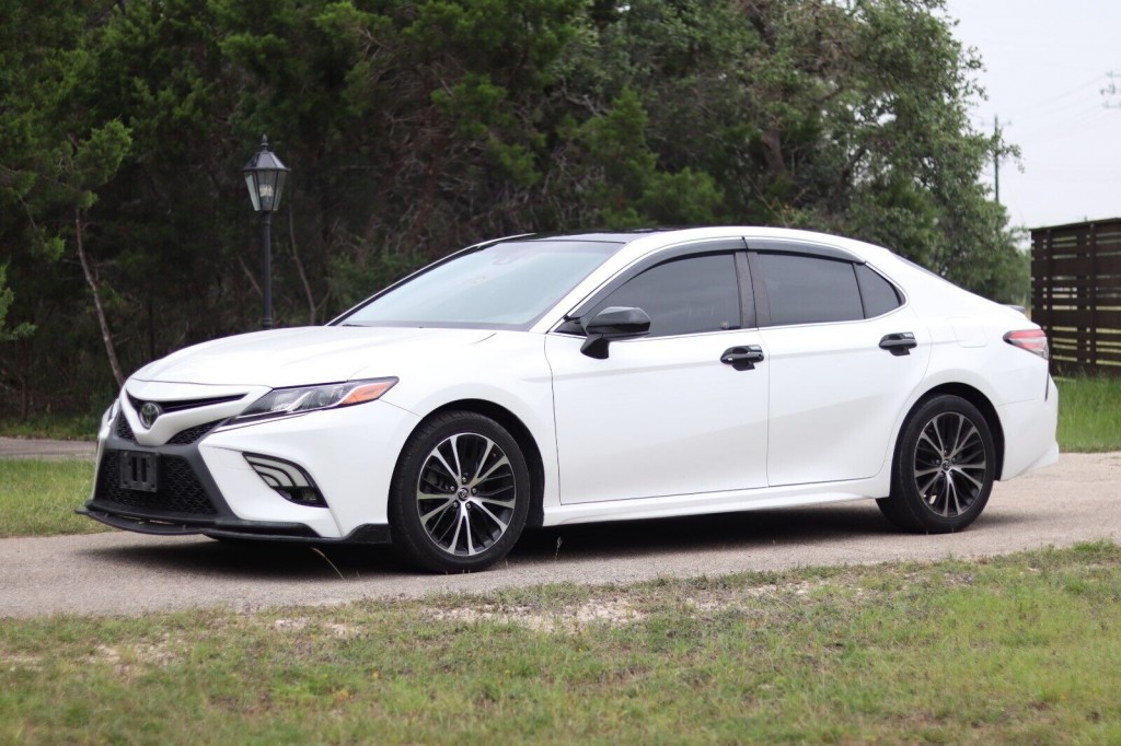 2018 Toyota Camry SE