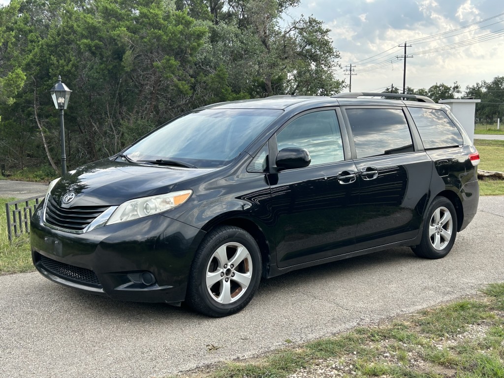 2012 Toyota Sienna LE