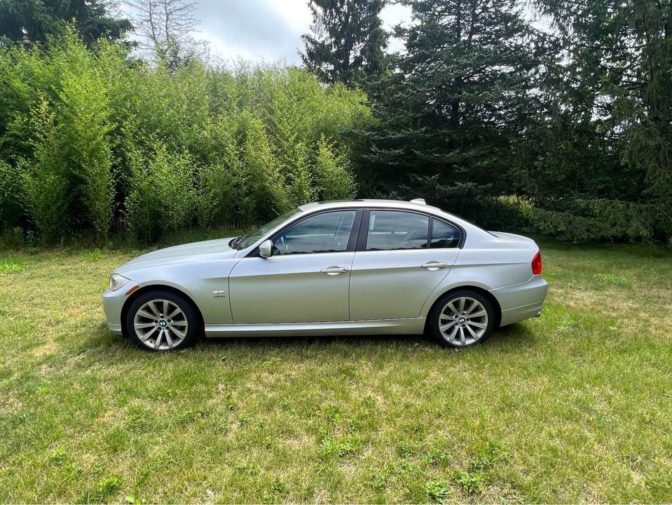 2011 BMW 3-Series