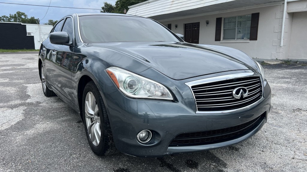 2012 Infiniti M