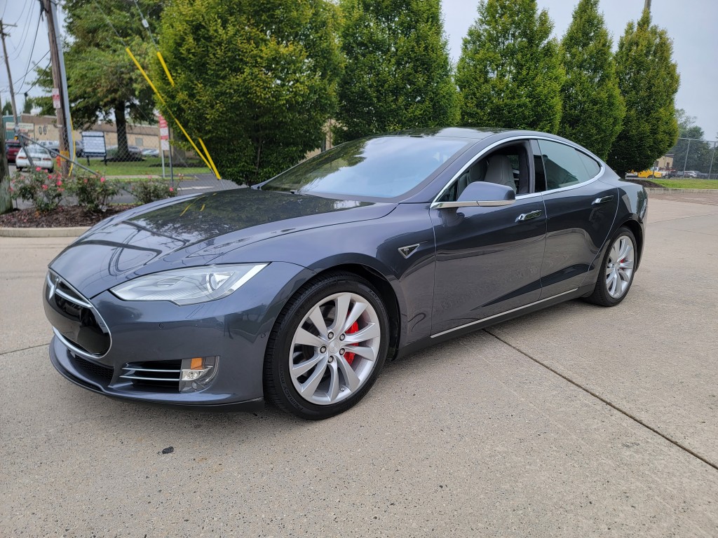 2015 Tesla Model P