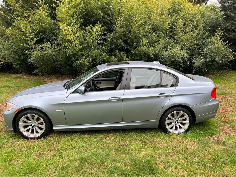 2011 BMW 3-Series