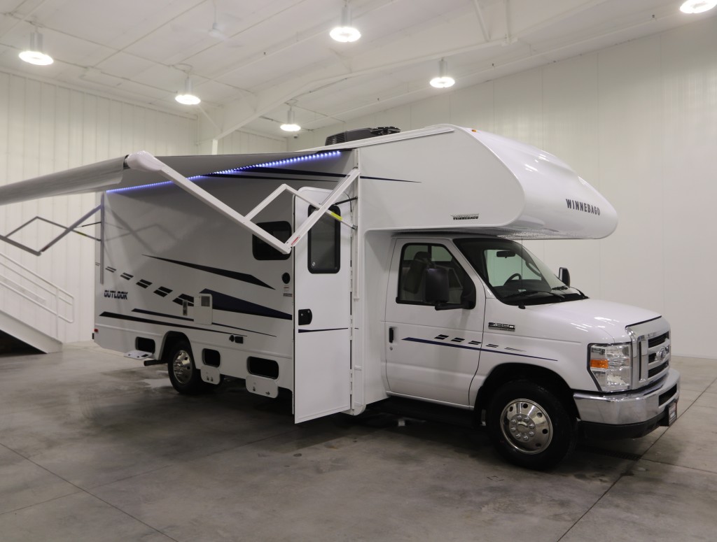 2018 Ford E-350 Winnebago Outlook