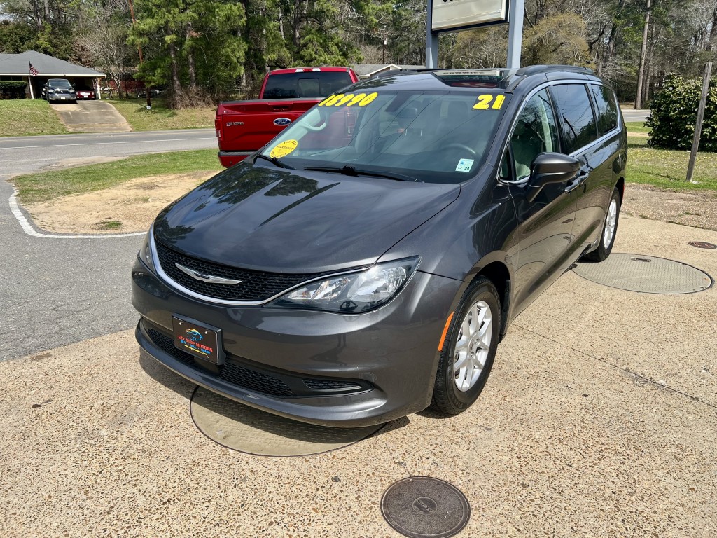 2021 Chrysler Voyager