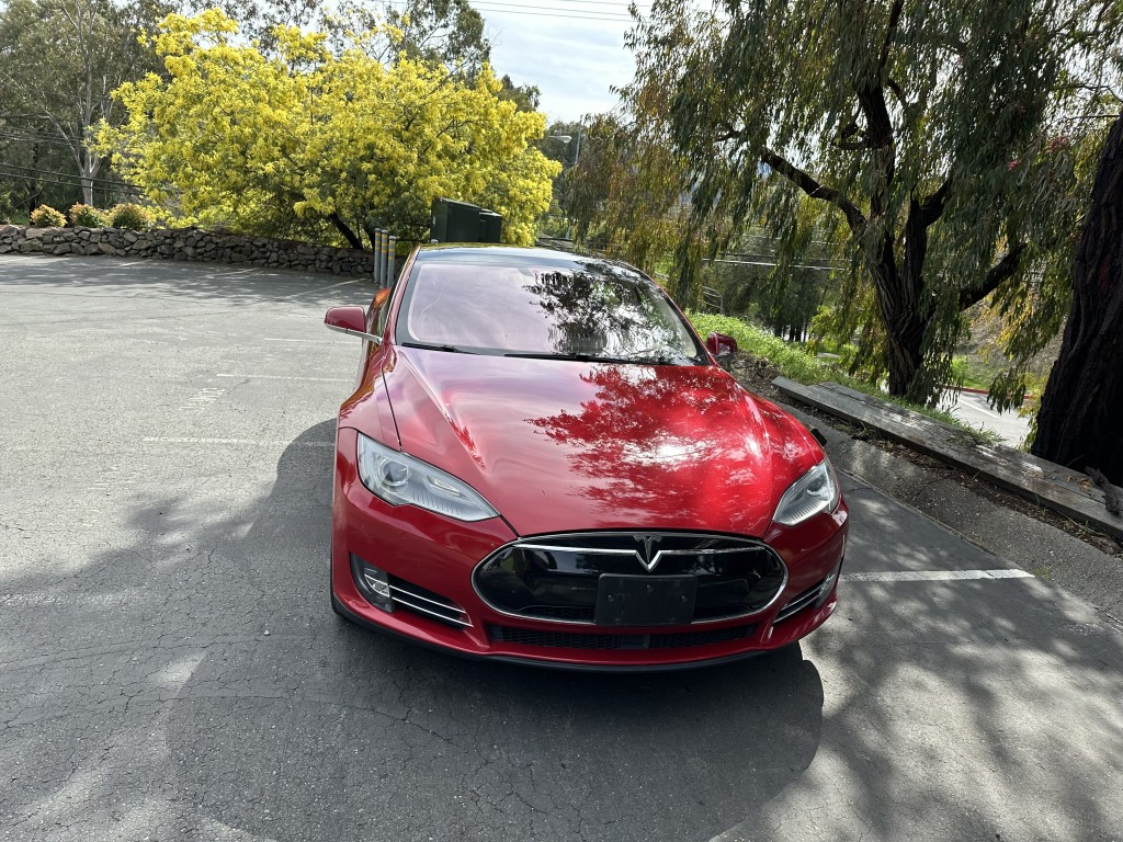 2015 Tesla S85