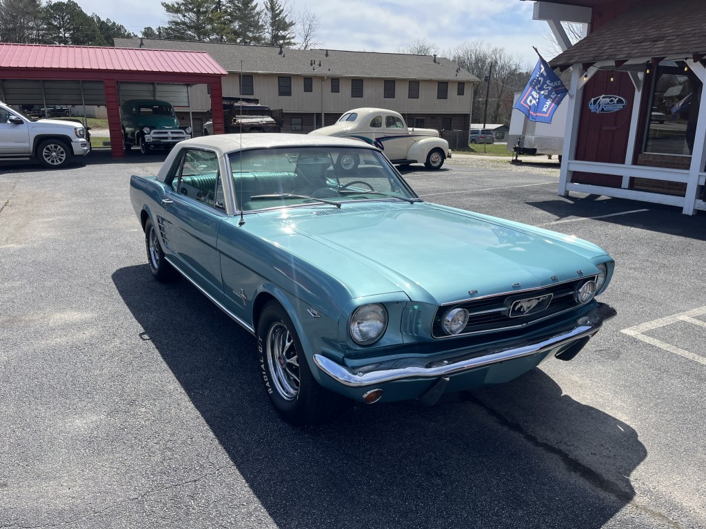 1966 Ford Mustang Luxury Coupe
