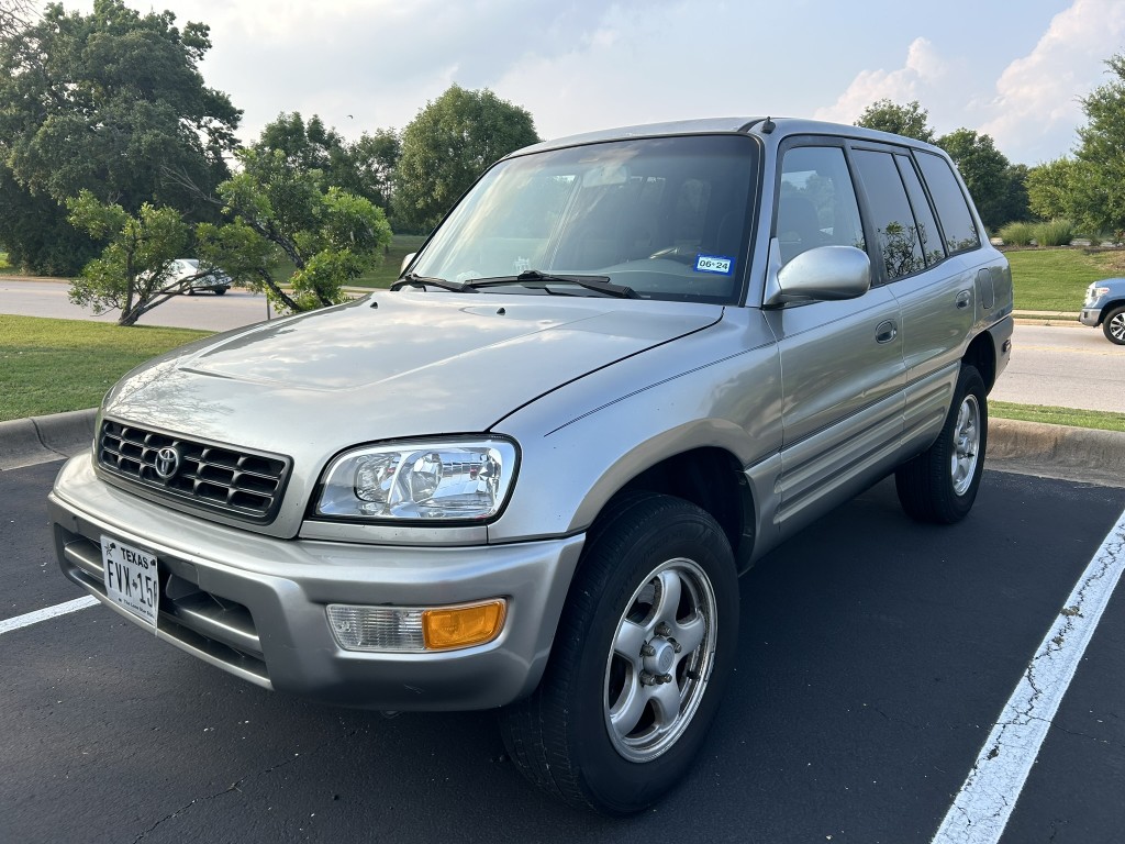 2000 Toyota RAV4