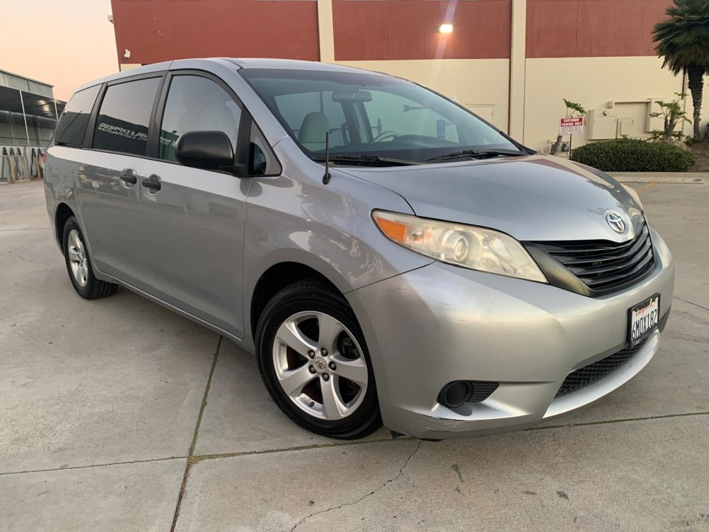 2011 Toyota Sienna LE