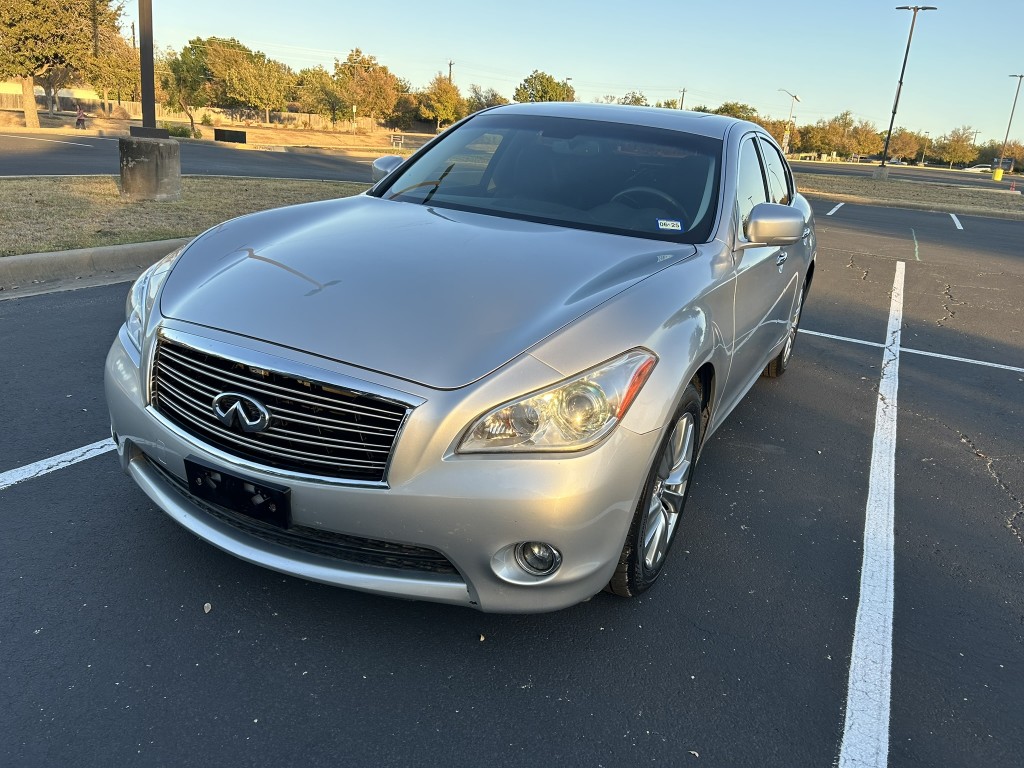 2012 Infiniti M37