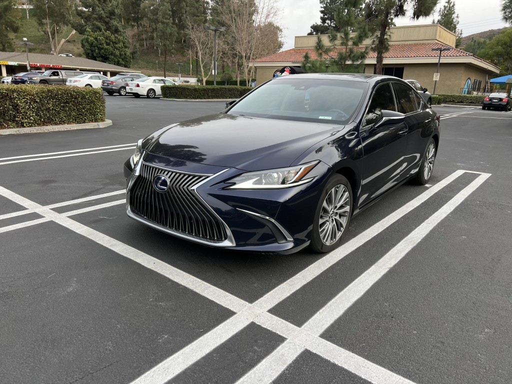 2021 Lexus ES 300h