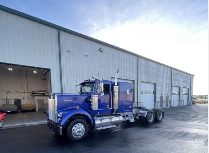 2000 Kenworth W900