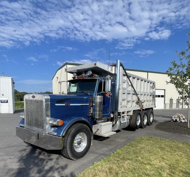 2005 Peterbilt 379 Tri Axle Dump