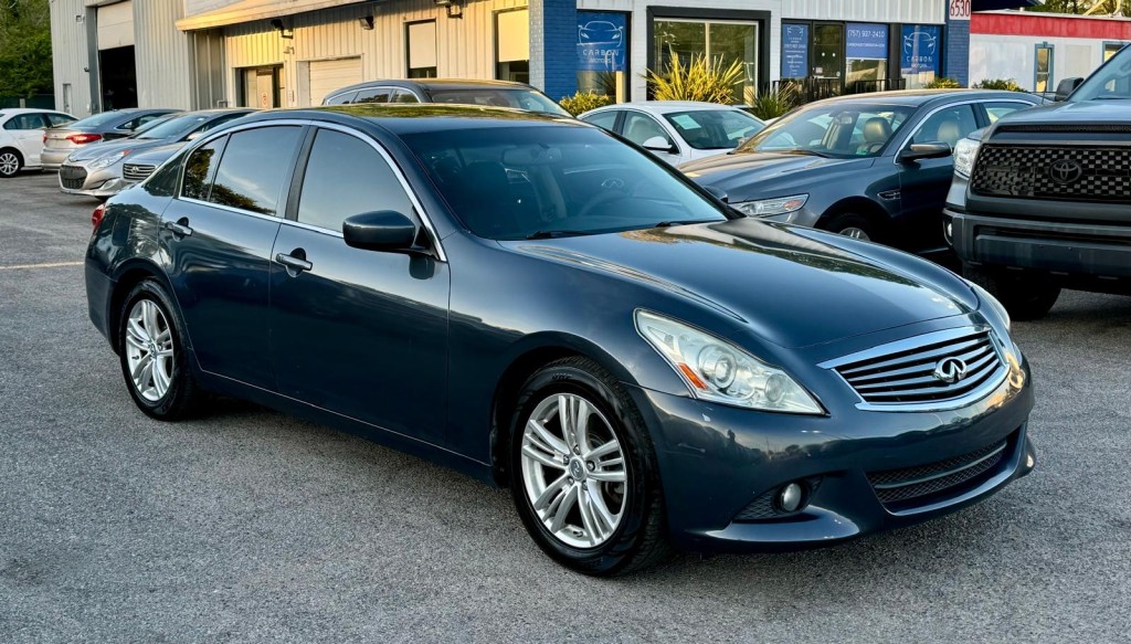 2012 Infiniti G37
