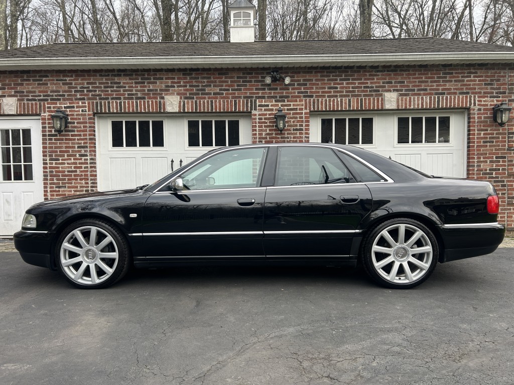 2002 Audi S8