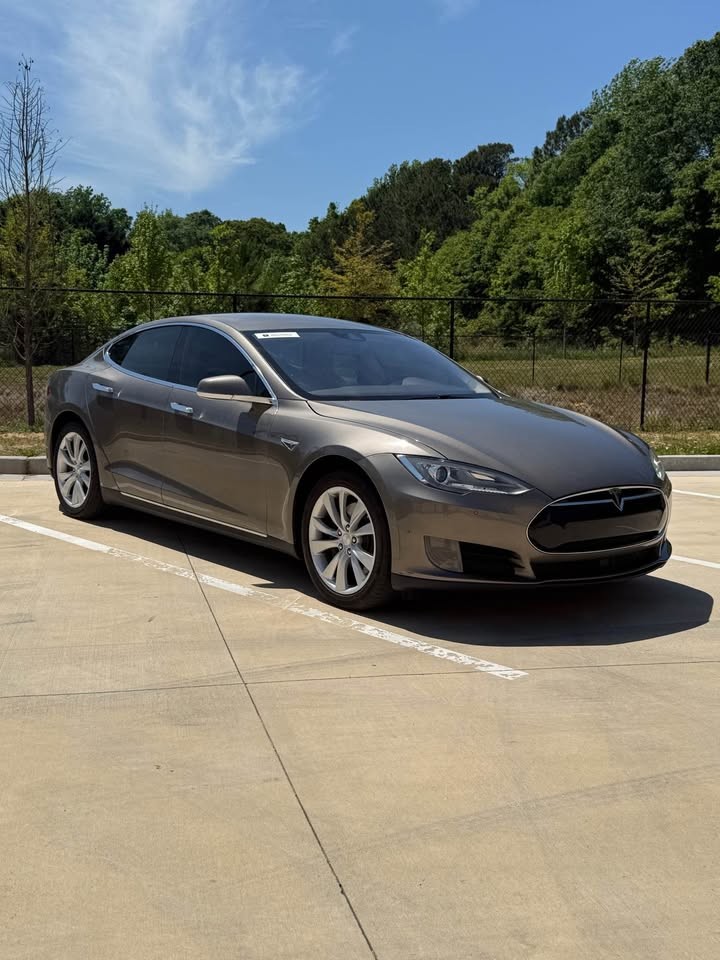 2015 Tesla Model S