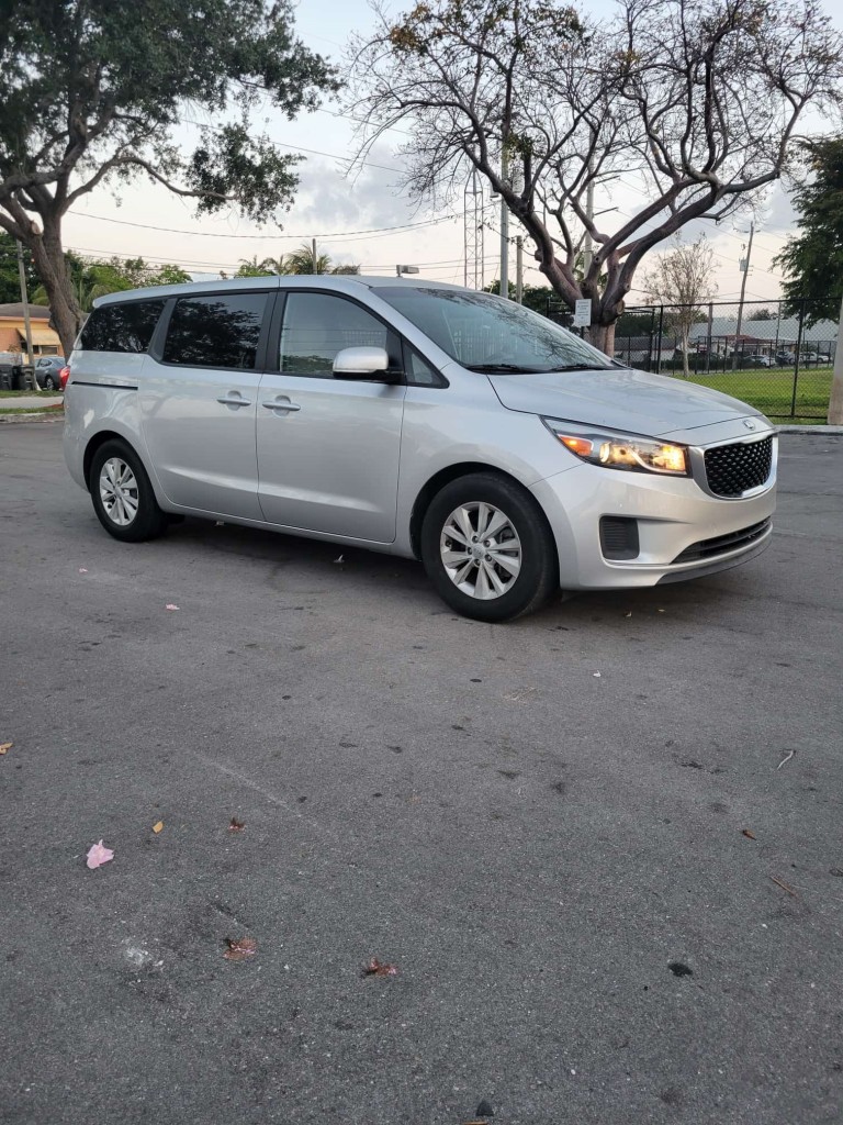 2017 KIA Sedona