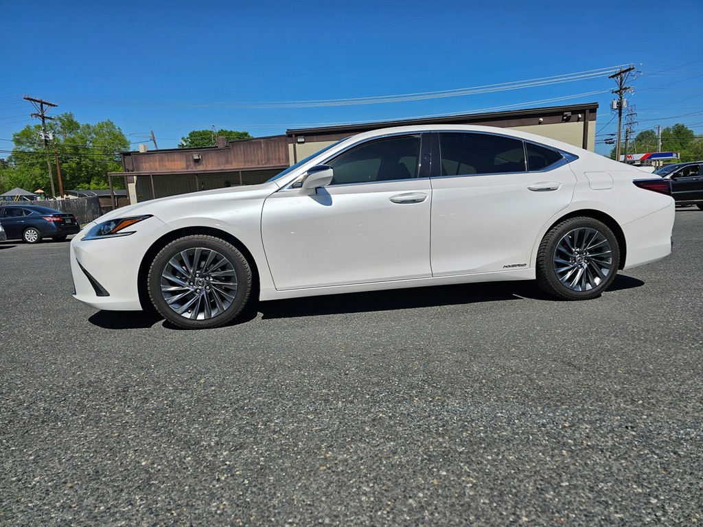 2021 Lexus ES 300h