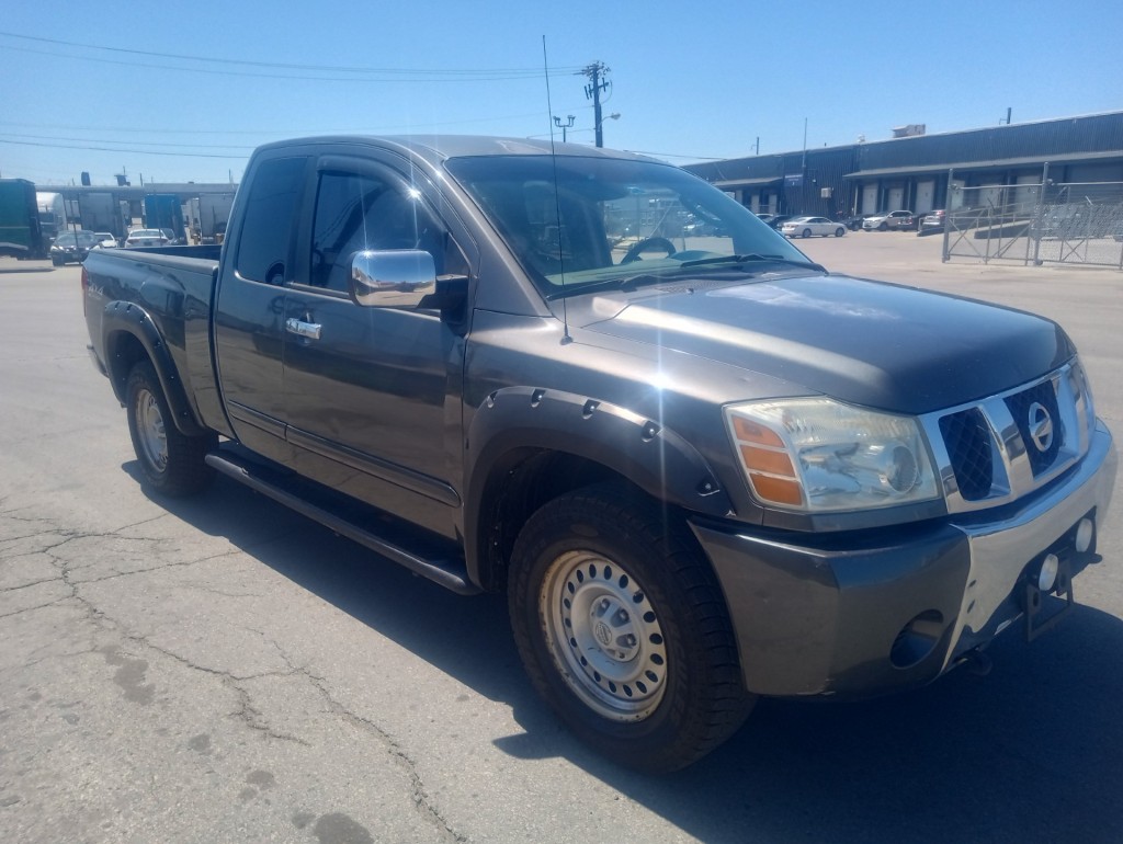 2004 Nissan Titan