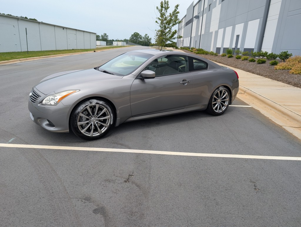 2009 Infiniti G37