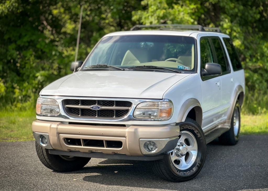 2000 Ford Explorer