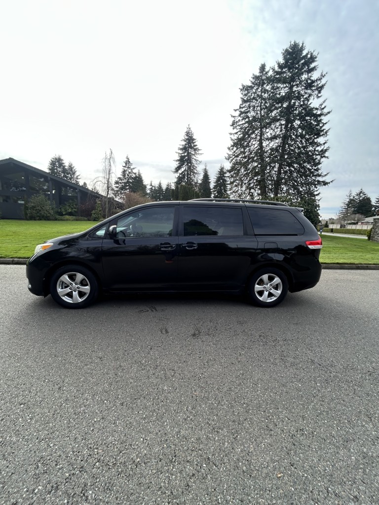 2012 Toyota sienna