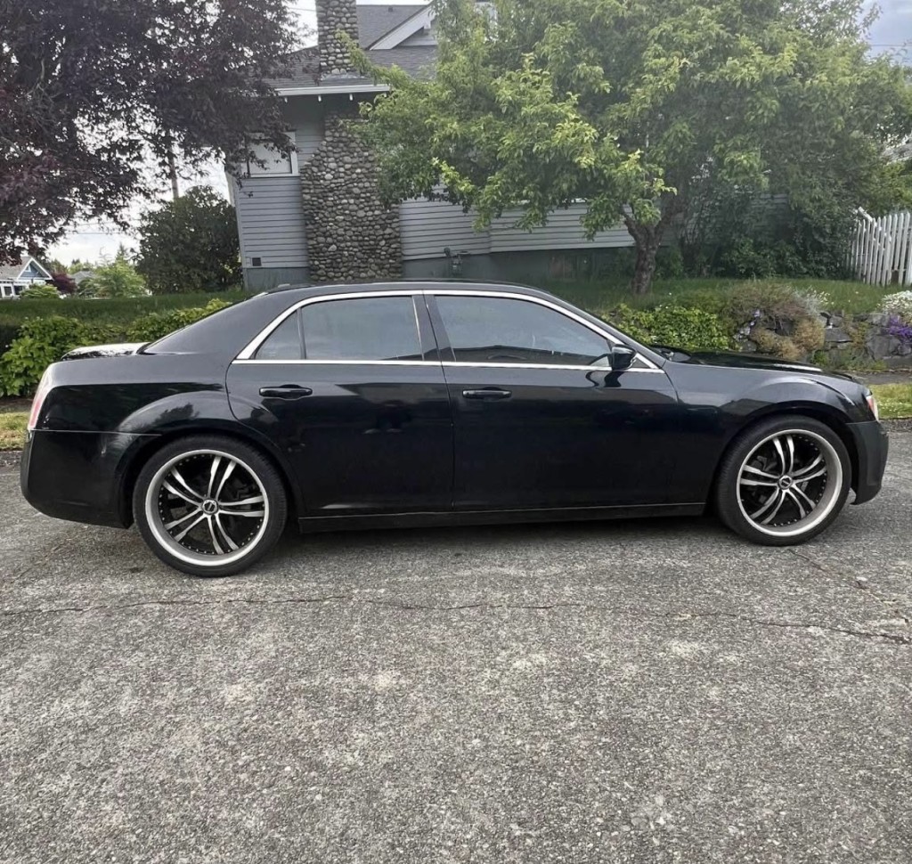 2013 CHRYSLER 300M