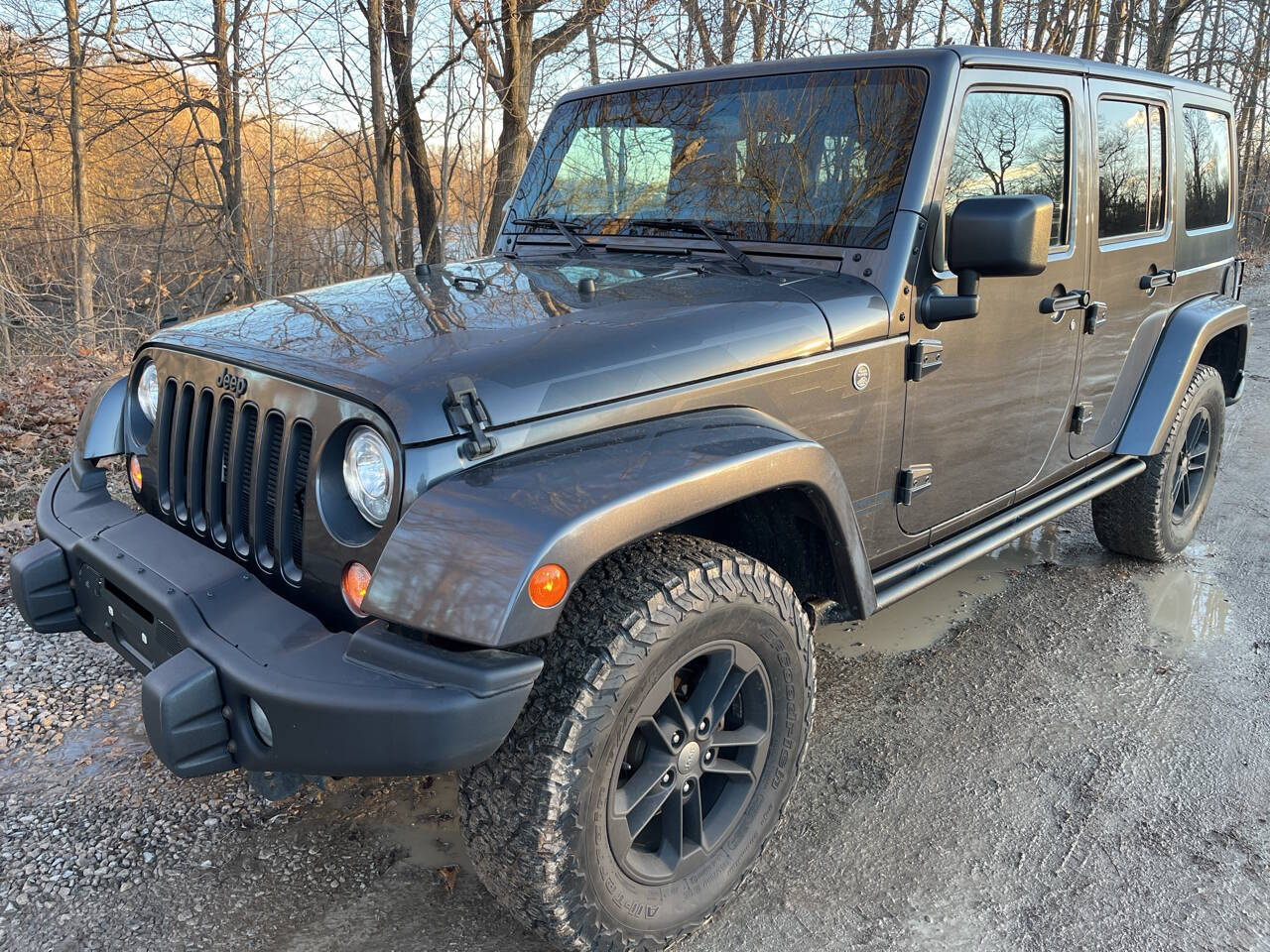 2017 Jeep Wrangler Unlimited Sahara photo 2