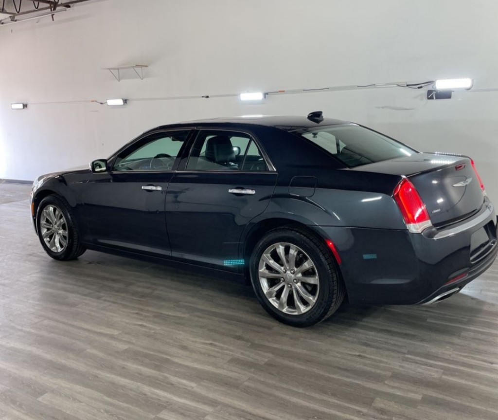 2016 Chrysler 300C