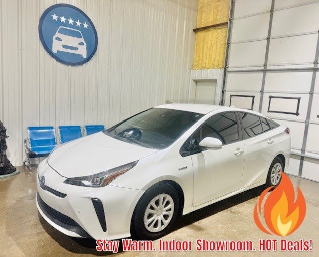 2019 Toyota Prius LE's photo