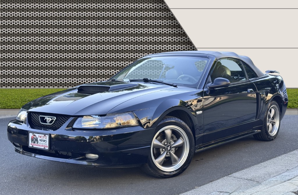 2003 Ford Mustang