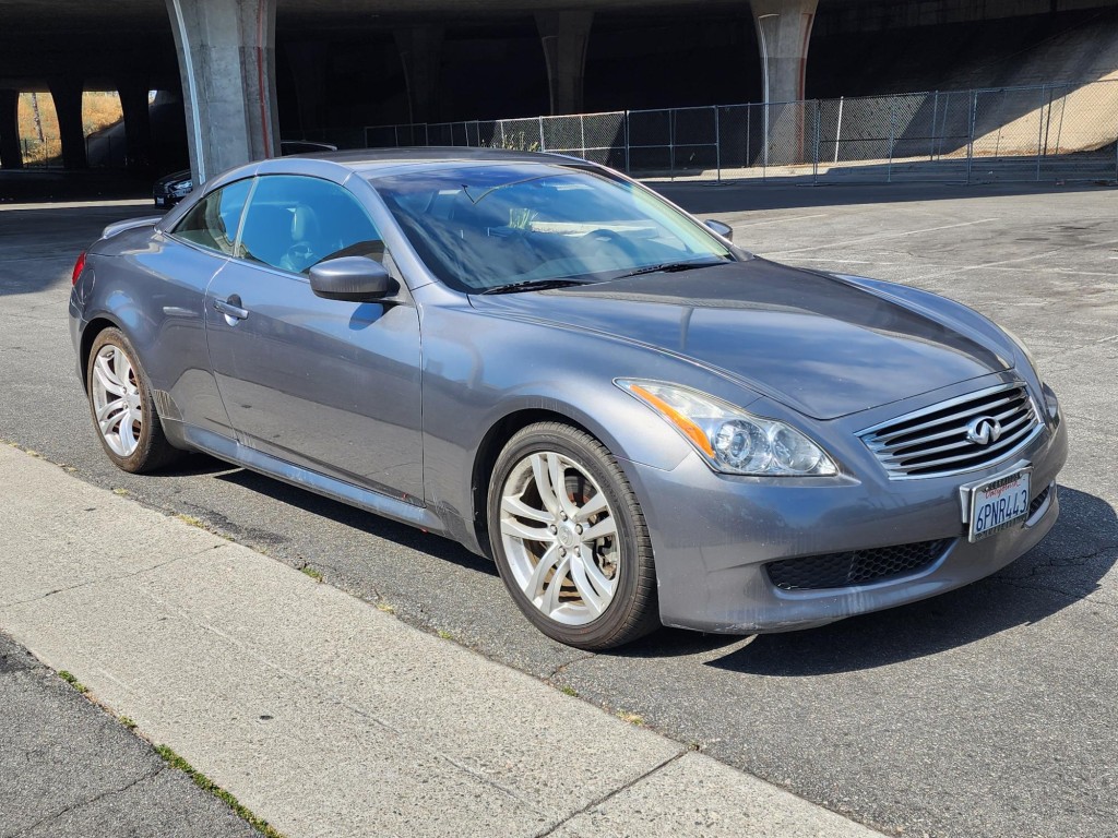 2010 Infiniti G37