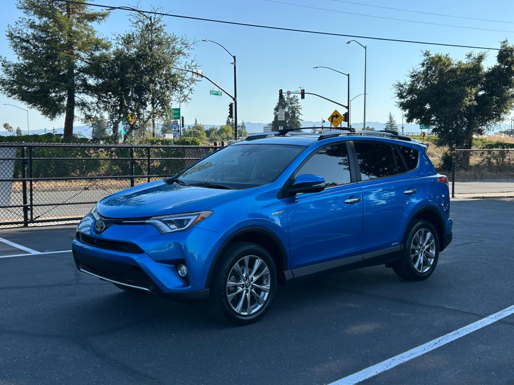 2016 Toyota RAV4 hybrid