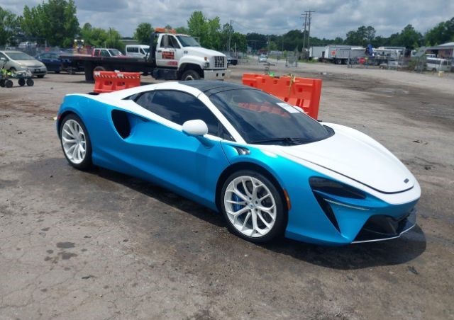 2025 McLaren Artura